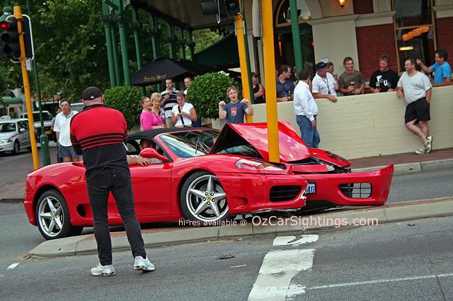 perth-ferrari-crash-1.jpg