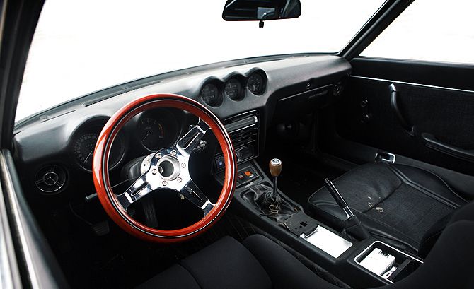 nissan-240z-4d2b24810800eac50-0-0-0-0-0.jpg